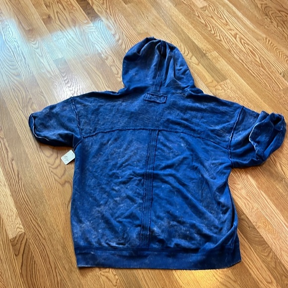 We The Free Graham Poncho Hoodie Size Medium NWT - Picture 10 of 12